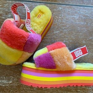 UGG FLUFF YEAH DISCO CHECKER SLIDE RAINBOW YELLOW/PINK/ORANGE SANDALS.  VGC